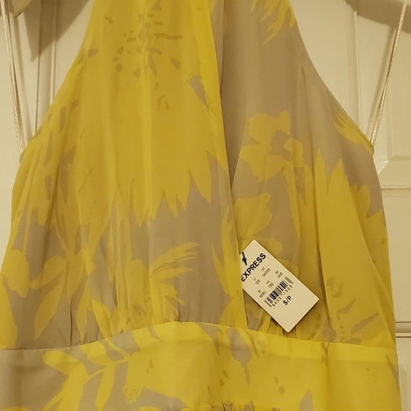 NWT EXPRESS Yellow and gray floral maxi long dress SP - Picture 3 of 5